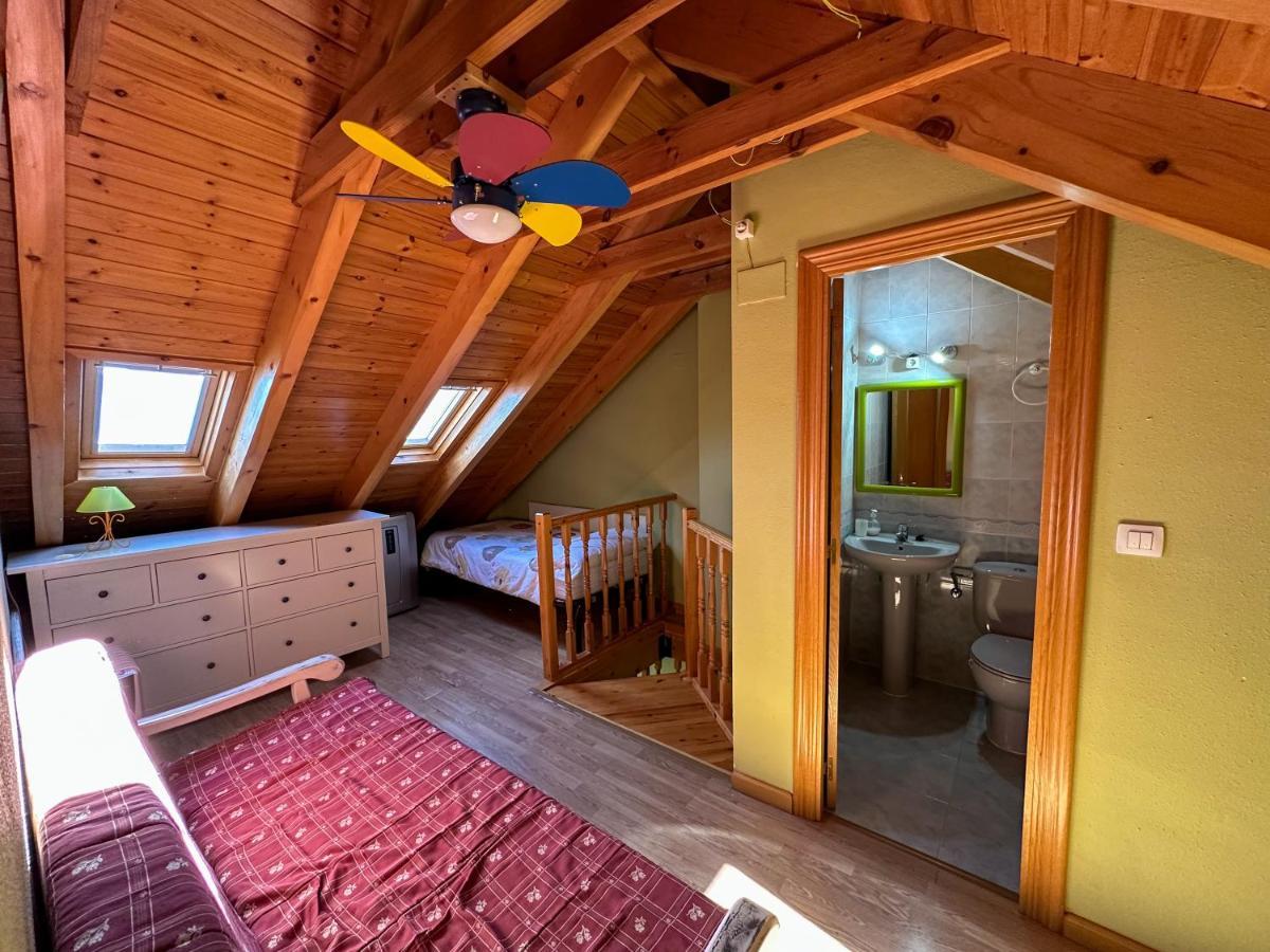 Acogedor Atico Duplex En El Centro En Biescas/4Pax Apartment Luaran gambar