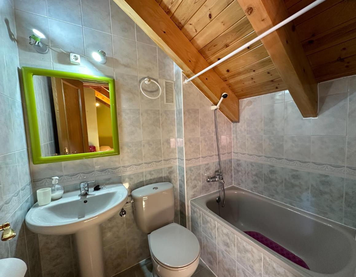 Acogedor Atico Duplex En El Centro En Biescas/4Pax Apartment Luaran gambar