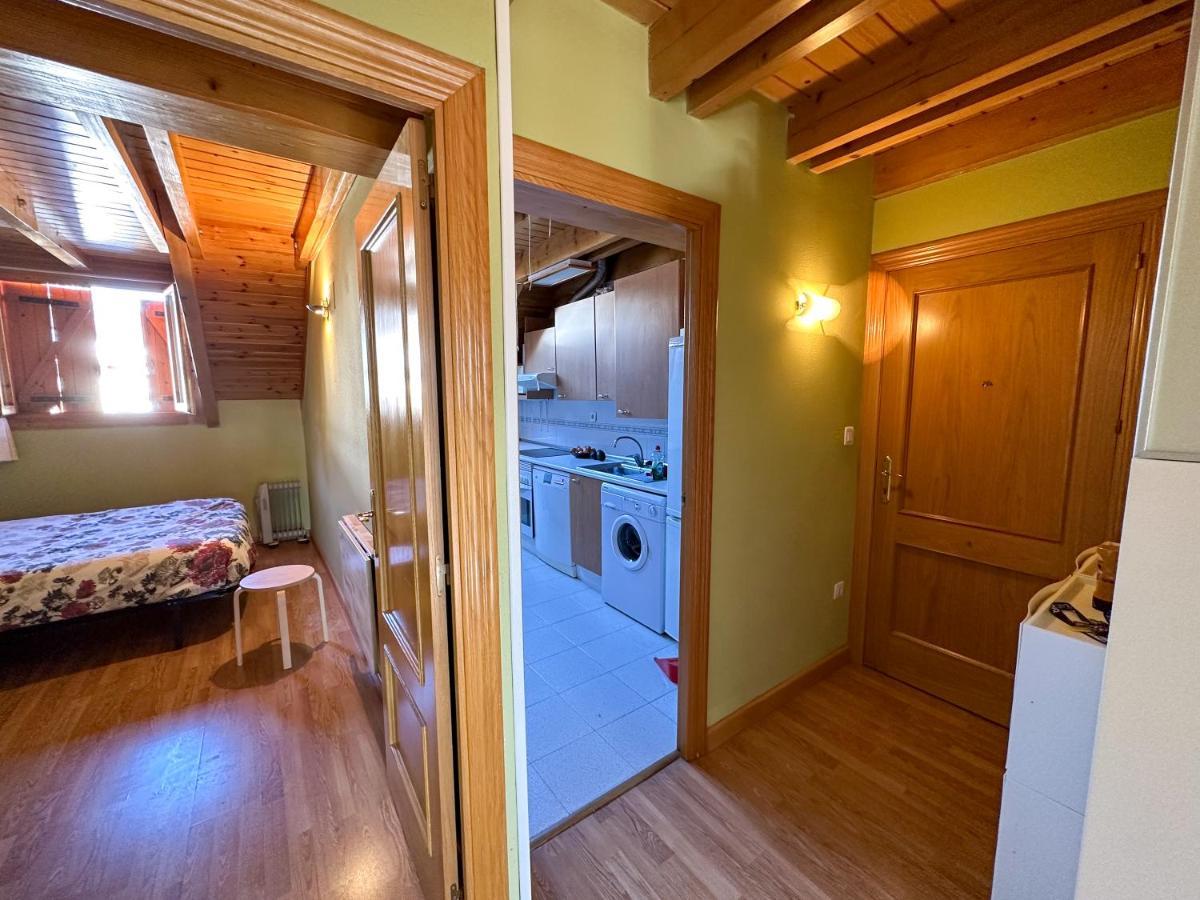 Acogedor Atico Duplex En El Centro En Biescas/4Pax Apartment Luaran gambar