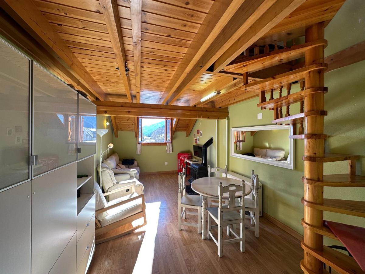 Acogedor Atico Duplex En El Centro En Biescas/4Pax Apartment Luaran gambar