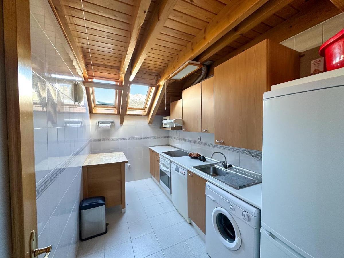 Acogedor Atico Duplex En El Centro En Biescas/4Pax Apartment Luaran gambar